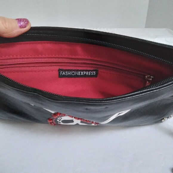 Black Bling Studded Skull Pirate Wristlet with Leather Wrapped Silver Link Chain - Picture 6 of 8